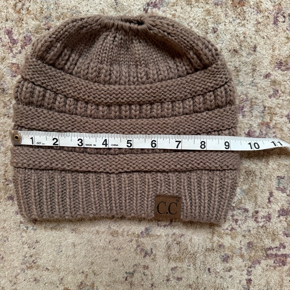 C.C. Exclusives Top Knot Knit Beanie - Picture 5 of 7